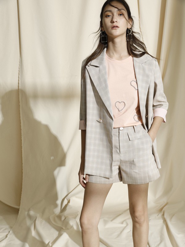 衣之吻女装2023春夏季粉色T恤