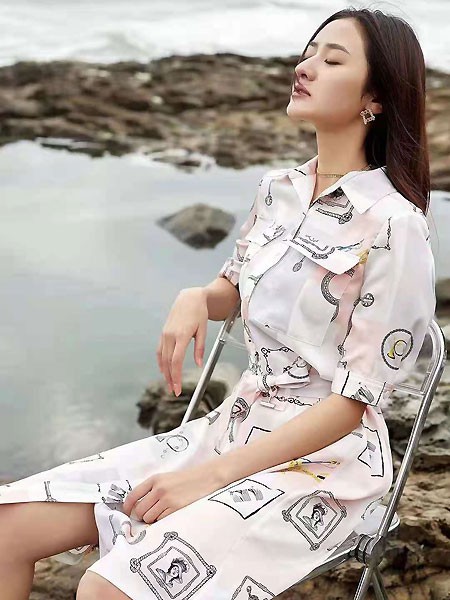 衣之吻女装2023春夏季白色衬衫裙