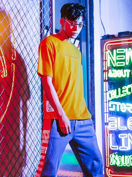 贵人鸟运动装2023春夏季橙色T恤