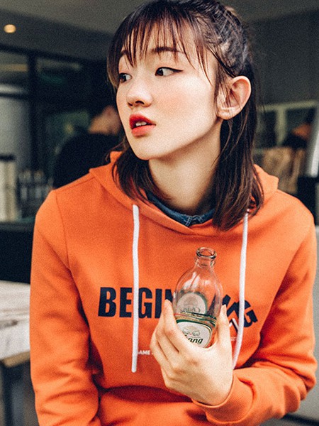 贵人鸟运动装2023春夏季橙色卫衣