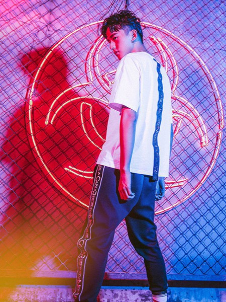 贵人鸟运动装2023春夏季白色T恤