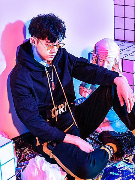 贵人鸟运动装2023春夏季黑色卫衣