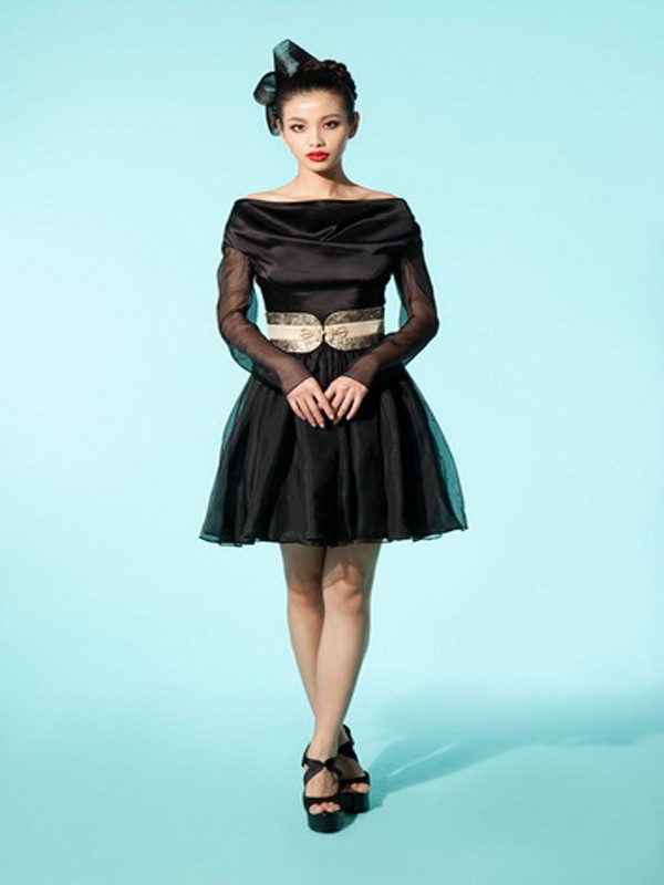 东北虎皮革2023春夏季黑色连衣裙