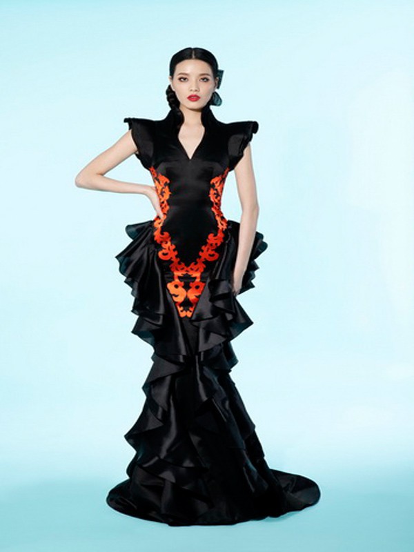 东北虎皮革2023春夏季黑色连衣裙