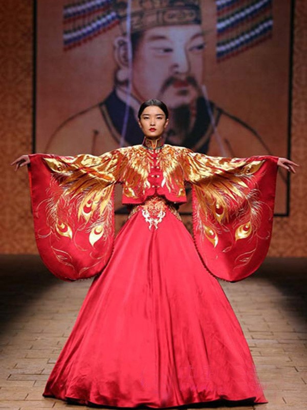 东北虎皮革2023春夏季红色半身裙