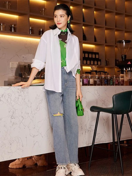 粉蓝女装2023春夏季绿色T恤