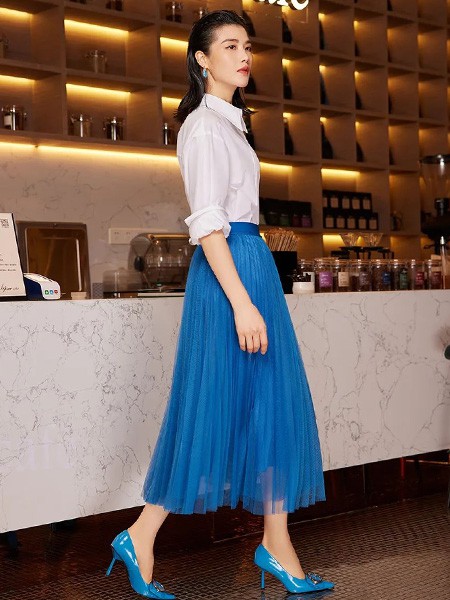 粉蓝女装2023春夏季白色衬衫