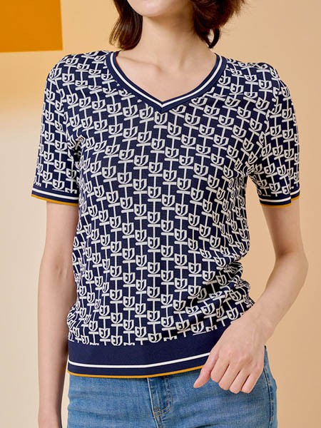 卓影女装2023春夏季藏蓝色T恤