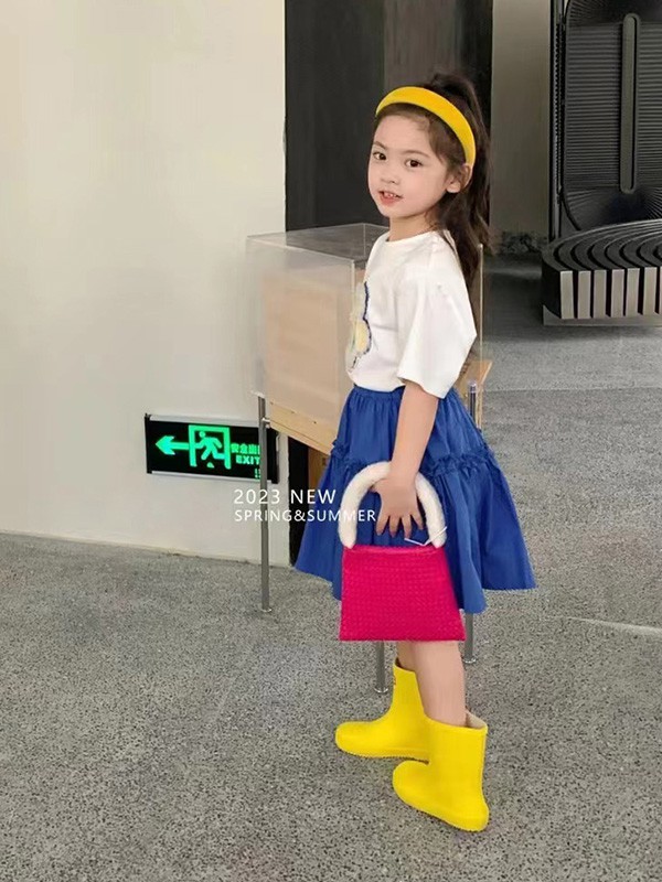 萌童年童装2023春夏季白色T恤