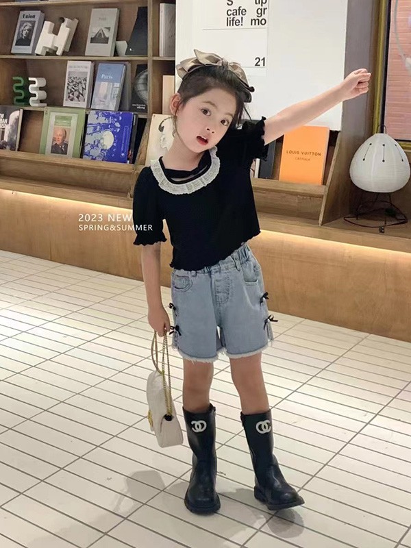 萌童年童装2023春夏季蓝色短裤