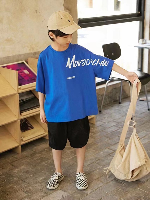 萌童年童装2023春夏季蓝色T恤