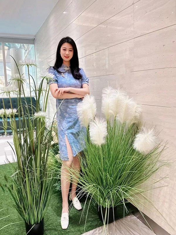 芭蒂娜女装2023春夏季蓝色旗袍