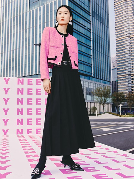 纳俪2023春夏季黑色长裙