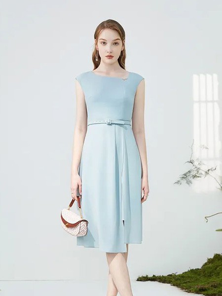 臣枫2023春夏季蓝色连衣裙