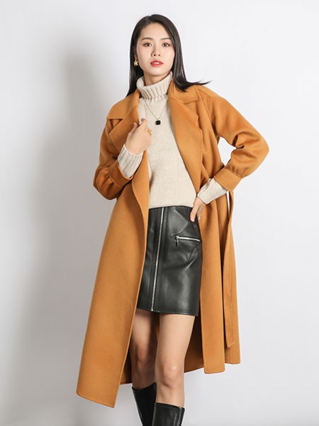 伊华欧秀女装2022秋冬季黄色大衣