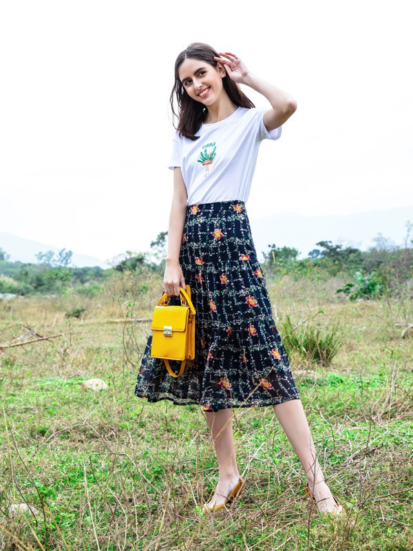 依歌女装2023春夏季白色T恤