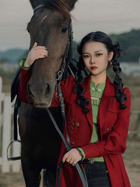 电影时装女装2022秋冬季酒红色风衣