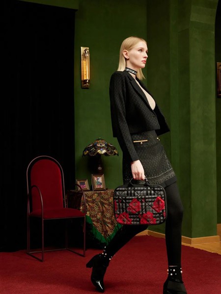 邓皓女装2023春夏季黑色外套