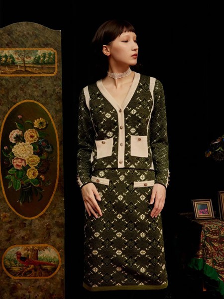 邓皓女装2023春夏季绿色连衣裙