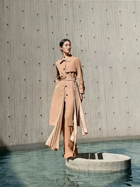 杰西女装2023春夏季卡其色大衣