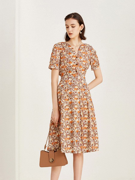 杰西女装2023春夏季橙色连衣裙