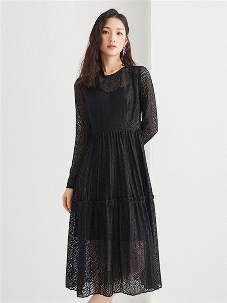 金苑女装2022秋冬季黑色连衣裙