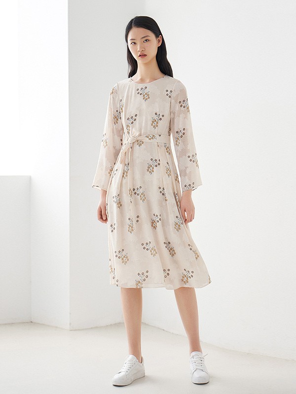 艺之卉女装2023春夏季白色连衣裙