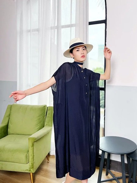 卡汶女装2023春夏季黑色连衣裙