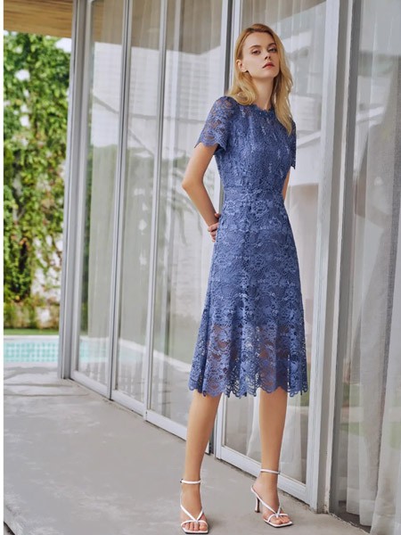 爱特爱女装2023春夏季藏蓝色连衣裙