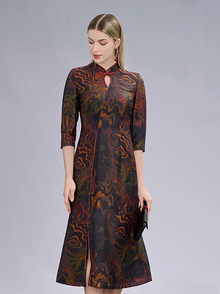 天意女装2022秋冬季黑色连衣裙