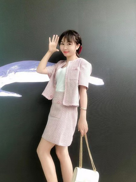 凡恩女装2023春夏季粉色短裙