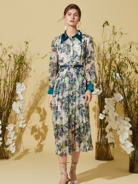 邦宝2023春夏季白色连衣裙