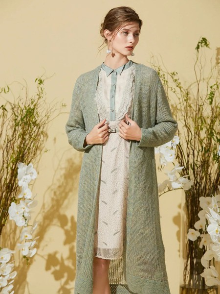 邦宝2023春夏季白色连衣裙