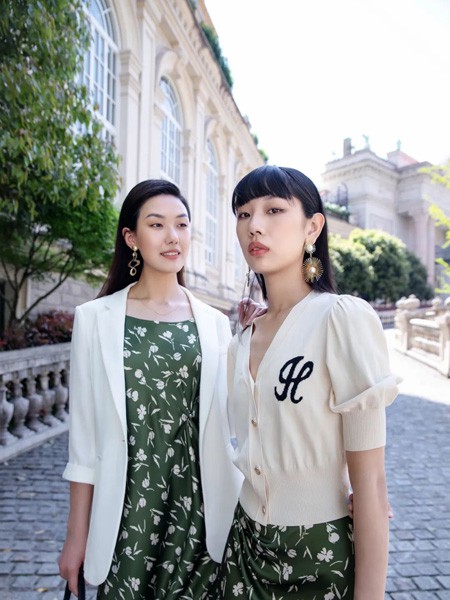 JUST&TH女装2023春夏季绿色连衣裙