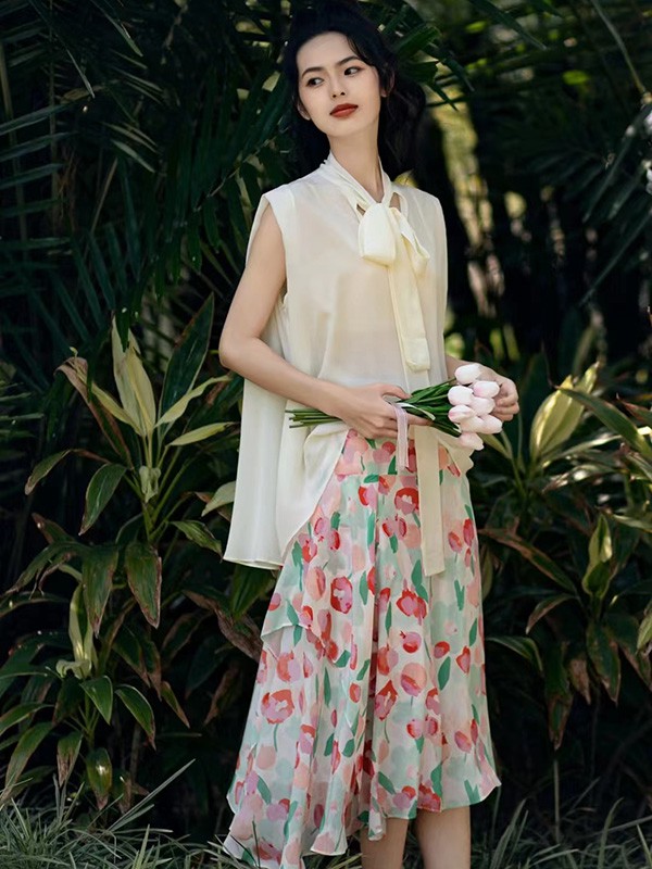 简诣2023春夏季米色长裙