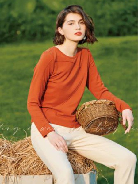 犁人坊女装2023春夏季橙色T恤