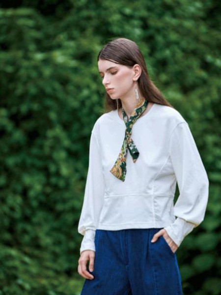 犁人坊女装2023春夏季白色T恤