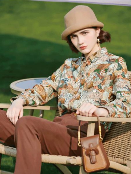 犁人坊女装2023春夏季橙色长裤