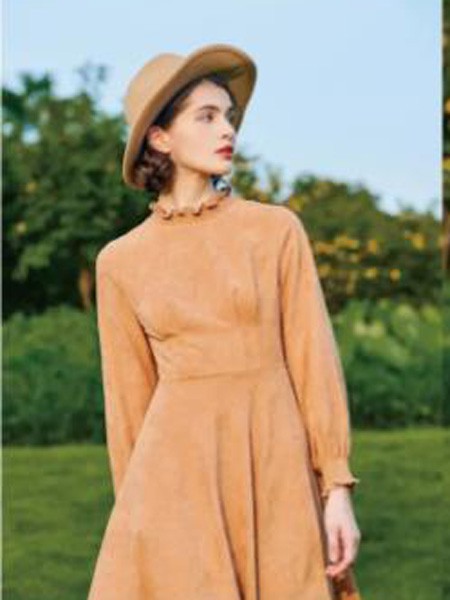 犁人坊女装2023春夏季橙色连衣裙