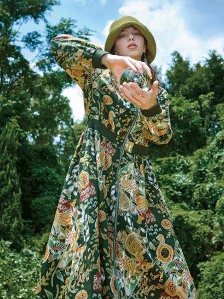 犁人坊女装2023春夏季绿色连衣裙