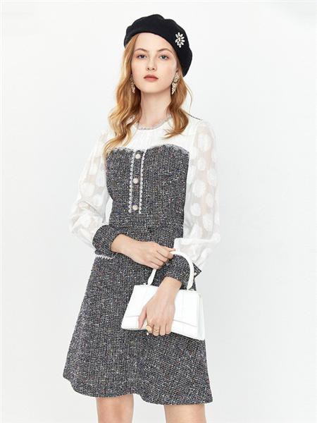 影儿时尚集团女装2023春夏季白色连衣裙