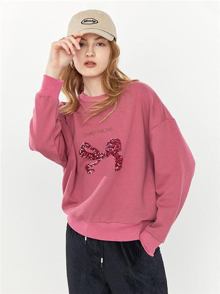 影儿时尚集团女装2023春夏季粉色T恤