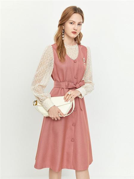 影儿时尚集团女装2023春夏季粉色连衣裙