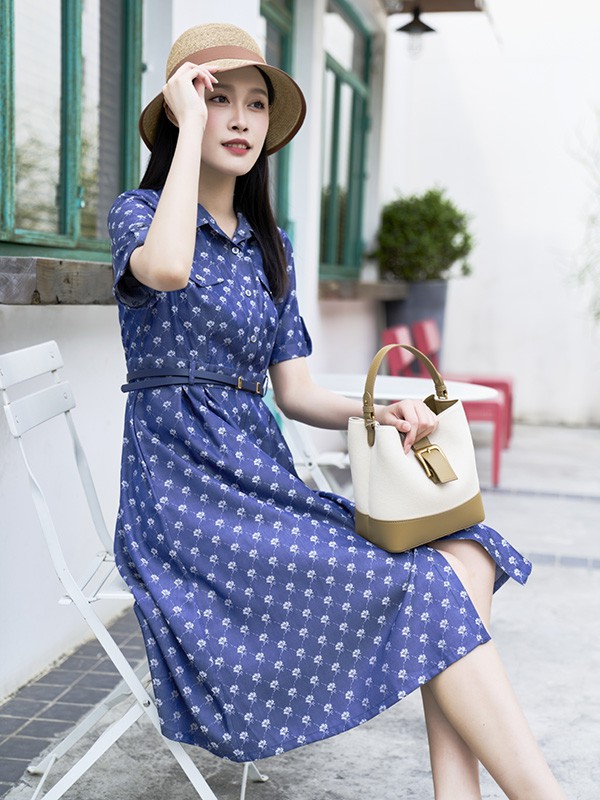 安缇诗女装2023春夏季藏蓝色连衣裙