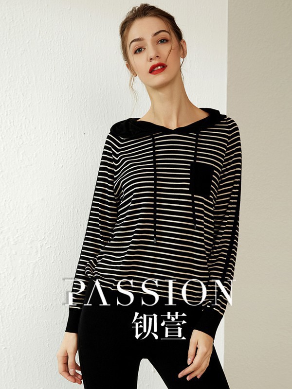 钡萱女装2022秋冬季黑色卫衣