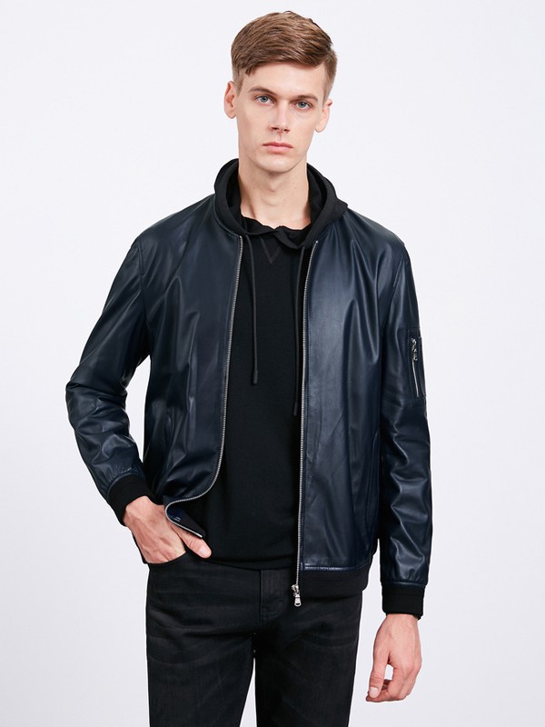 沙驰2022秋冬季黑色T恤