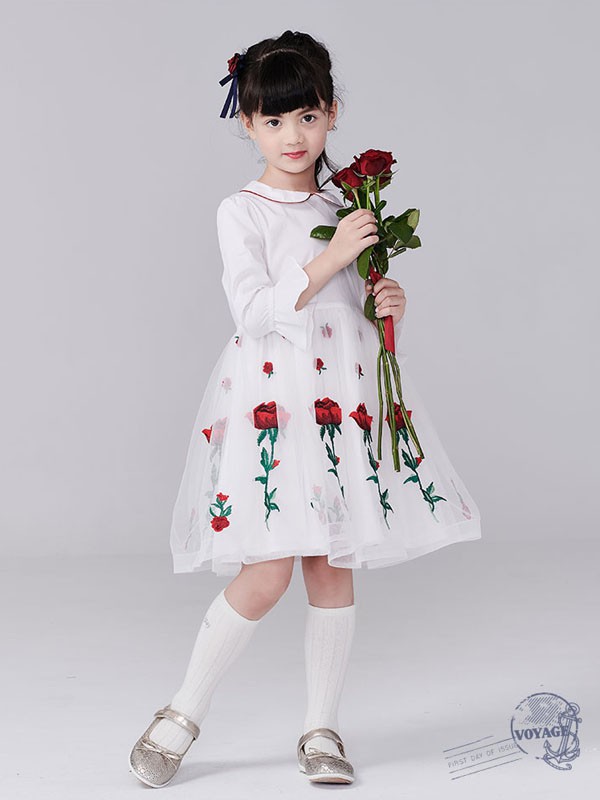 常春藤2023春夏季白色连衣裙