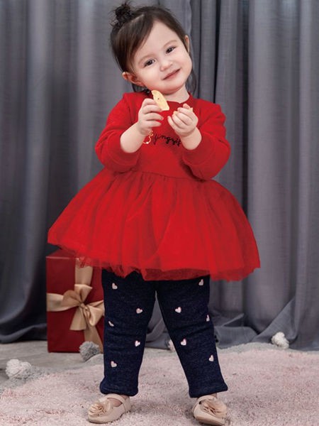 婴姿坊2022秋冬季红色连衣裙