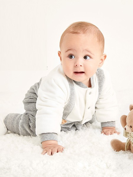 拉比2022秋冬季白色棉服