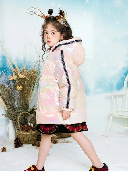 时尚小鱼童装2022秋冬季粉色棉服